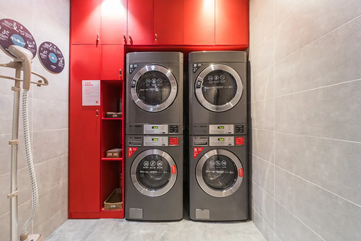 Ibis Hotel Guangzhou Yuexiu Park Metro Station — rooms and atmosphere