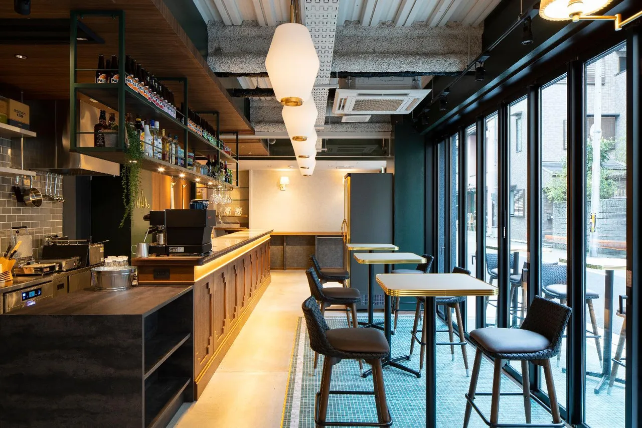 IMANO OSAKA SHINSAIBASHI HOSTEL — rooms and atmosphere