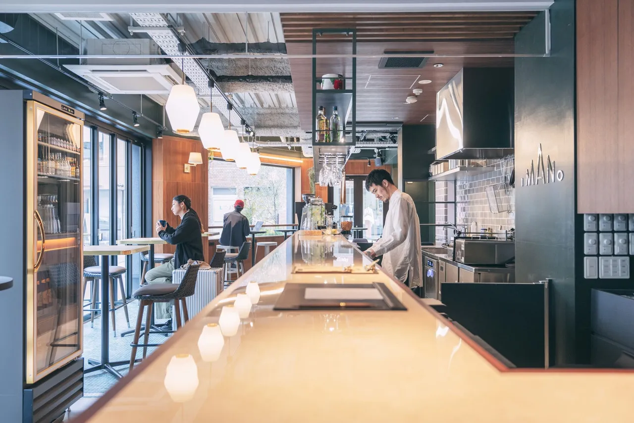 IMANO OSAKA SHINSAIBASHI HOSTEL — rooms and atmosphere