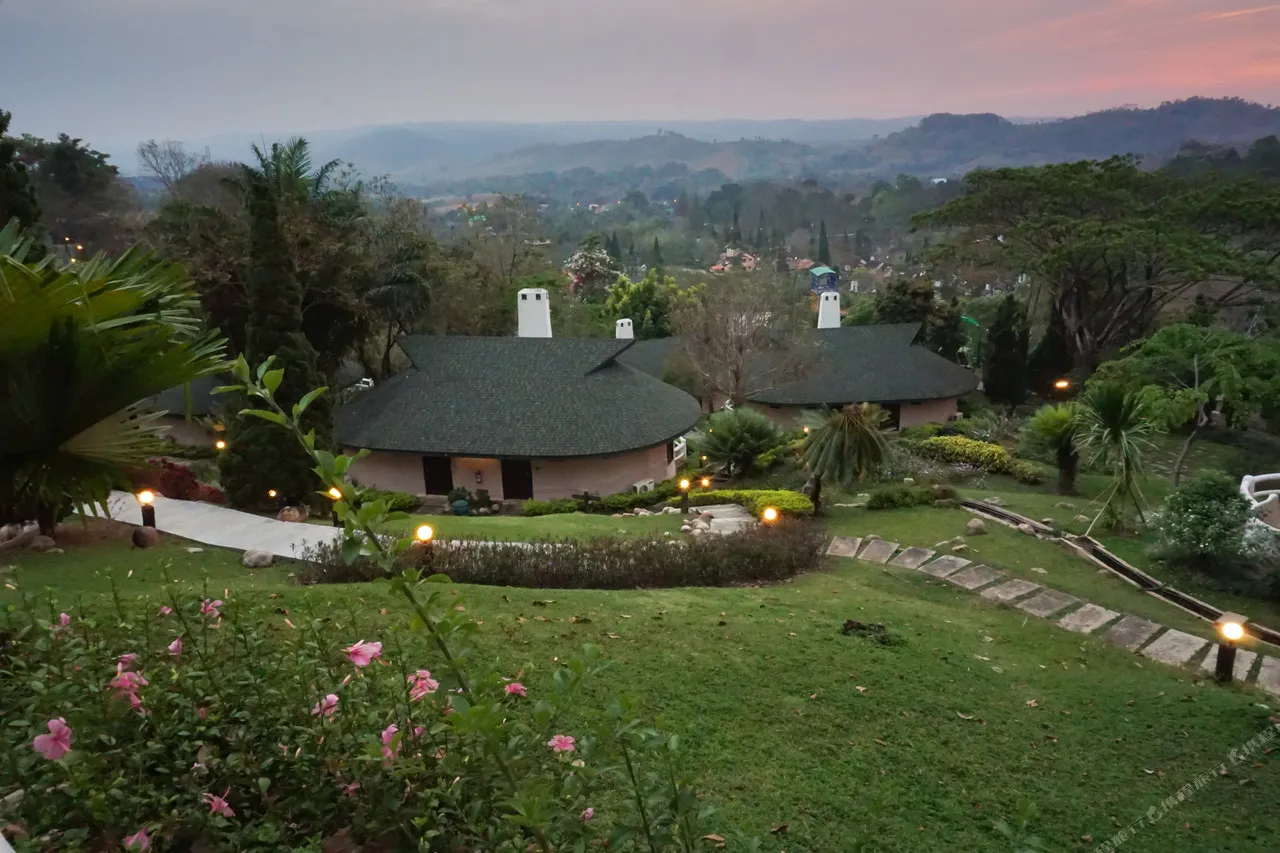 Imperial Phukaew Hill Resort — rooms and atmosphere