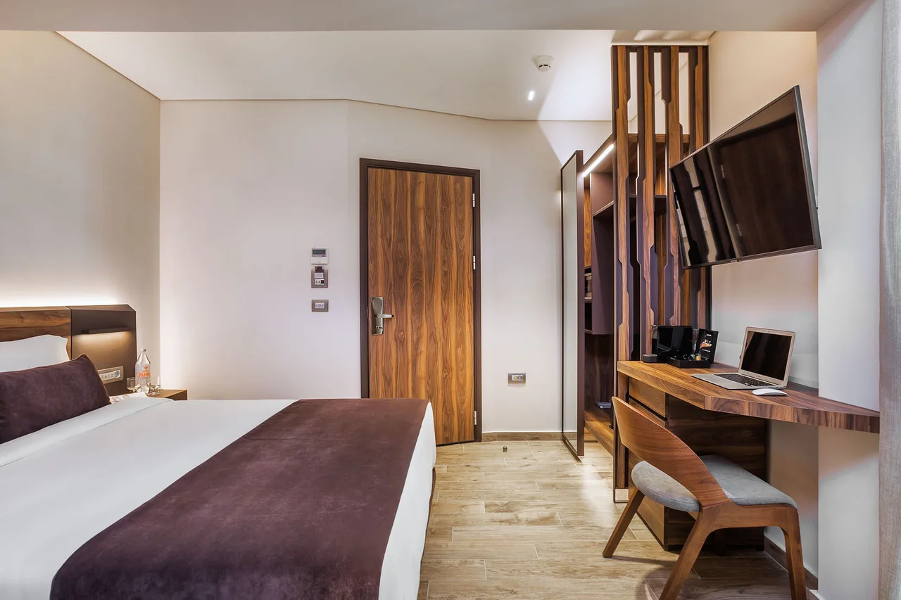 Imperial Plus Urban Smart Hotel Thessaloniki — ภาพห้องพักและบรรยากาศ