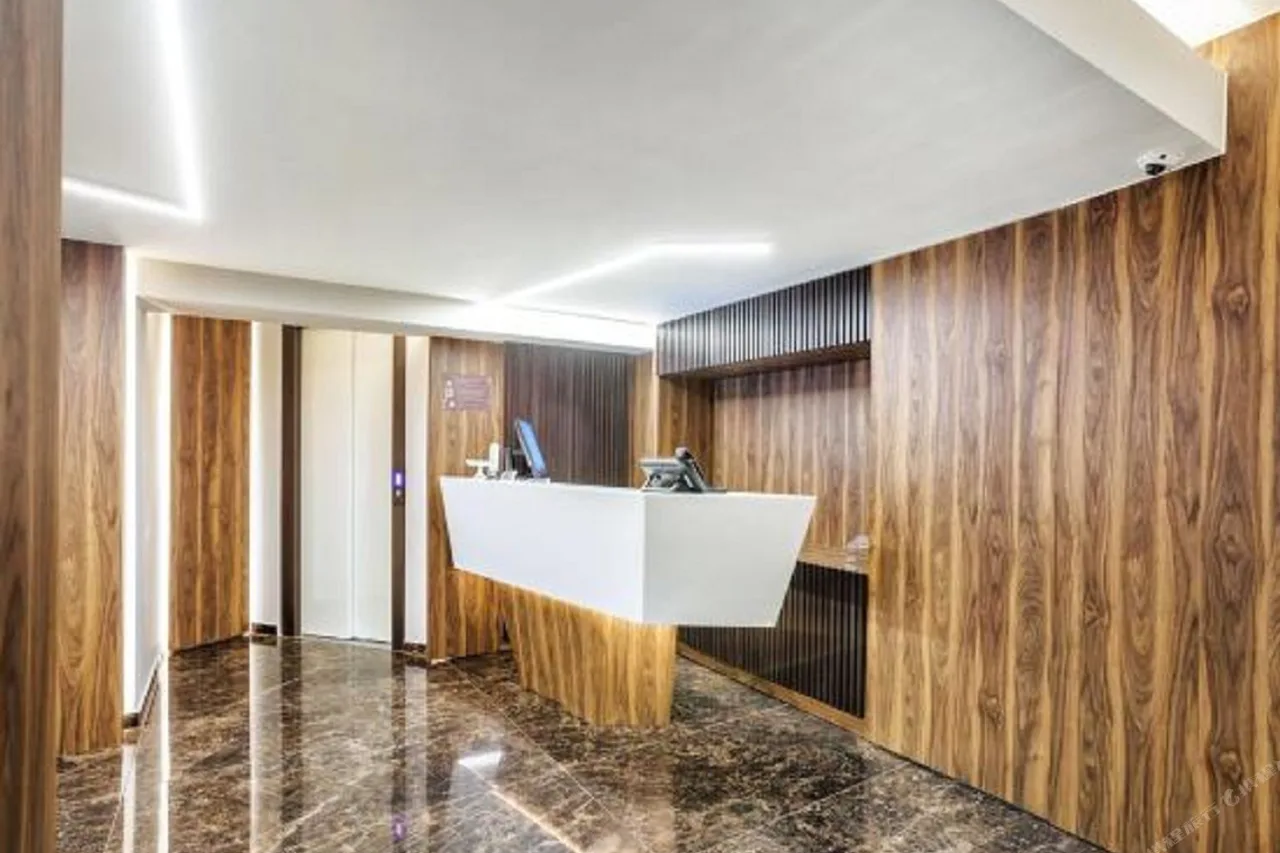 Imperial Plus Urban Smart Hotel Thessaloniki — ภาพห้องพักและบรรยากาศ