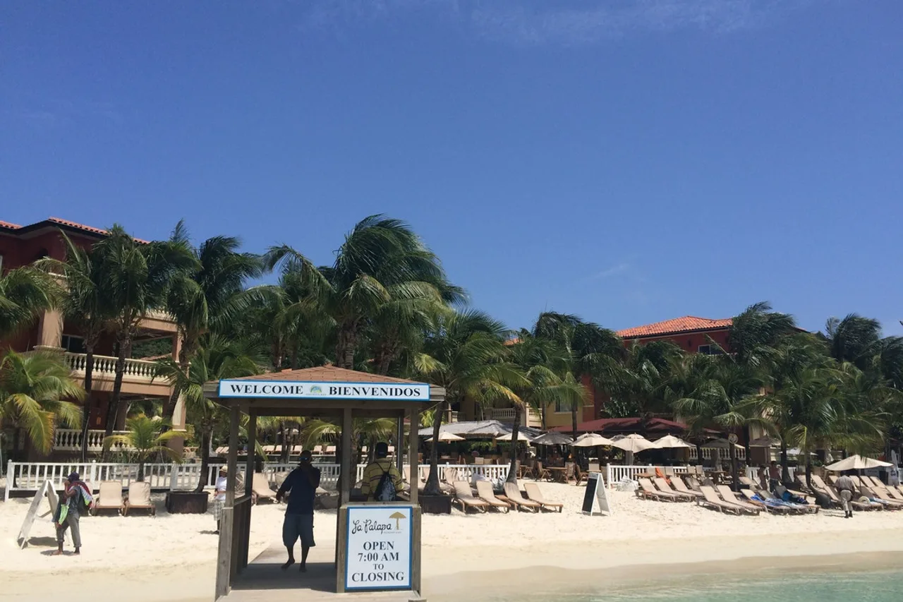 Infinity Bay Spa & Beach Resort — ภาพห้องพักและบรรยากาศ