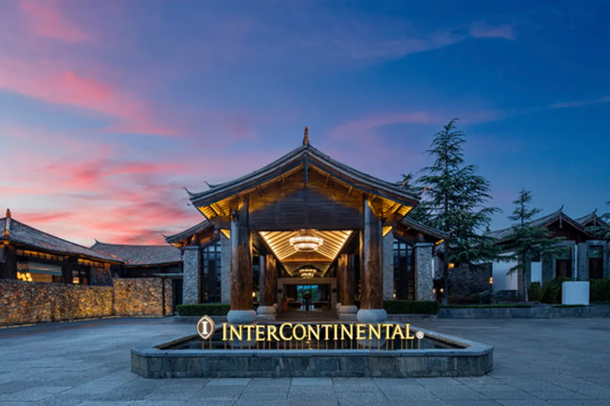 InterContinental Lijiang Ancient Town Resort — rooms and atmosphere