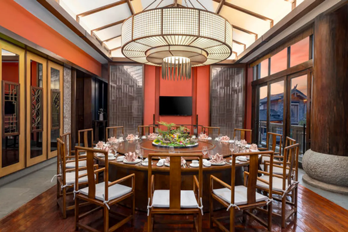 InterContinental Lijiang Ancient Town Resort — rooms and atmosphere