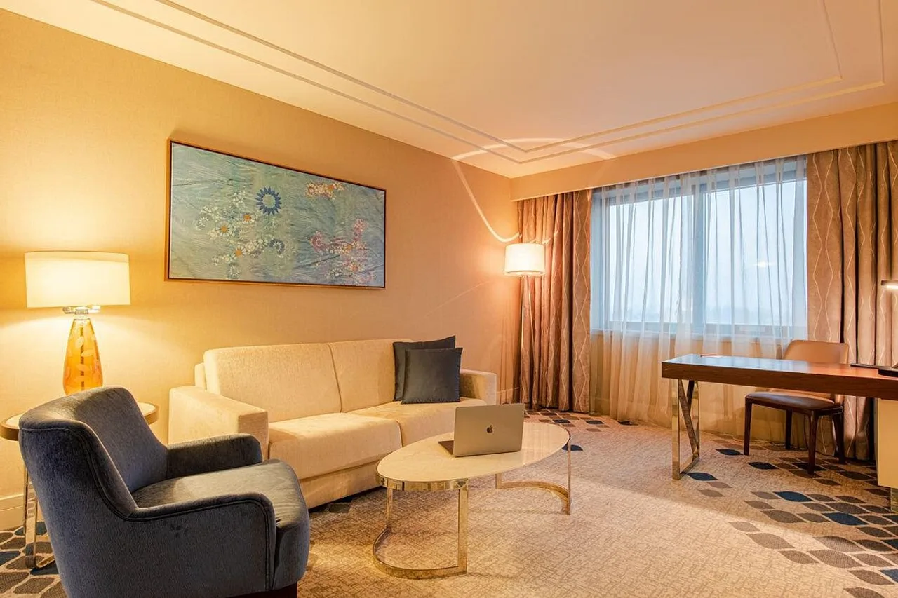 International Hotel Tashkent — ภาพห้องพักและบรรยากาศ