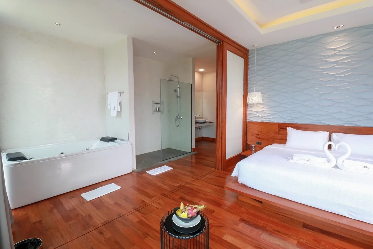 Inthira Vang Vieng — rooms and atmosphere