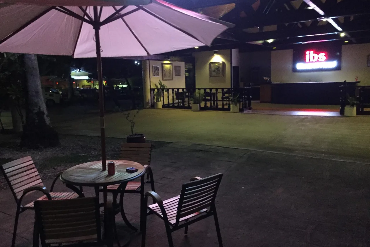 Iron Bottom Sound Hotel — ภาพห้องพักและบรรยากาศ