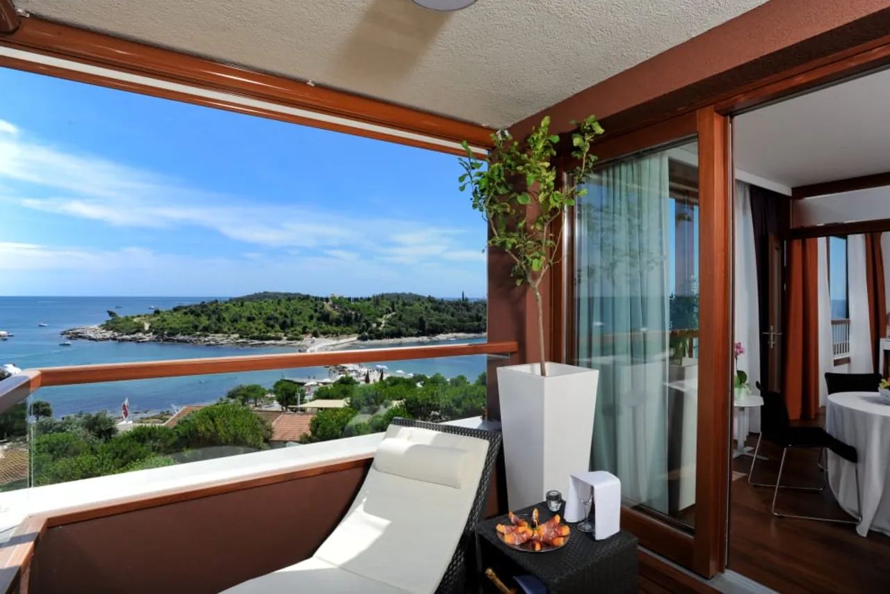 Maistra Select All Suite Island Hotel Istra — ภาพห้องพักและบรรยากาศ