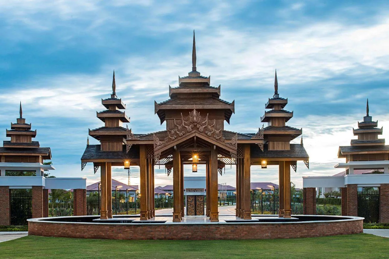 Jasmine Naypyitaw Hotel — โรงแรมในเนปยีดอ