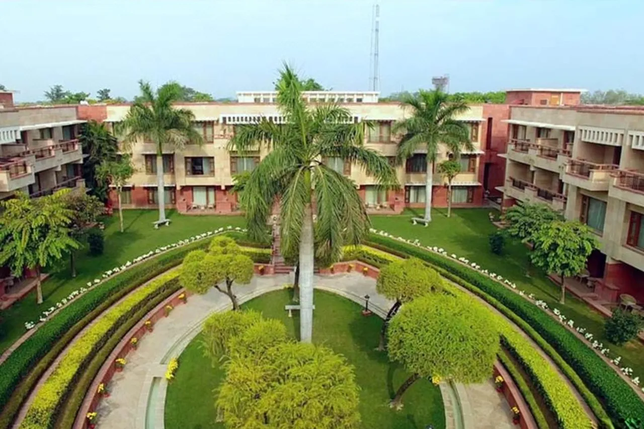 Jaypee Palace Hotel & Convention Centre — rooms and atmosphere