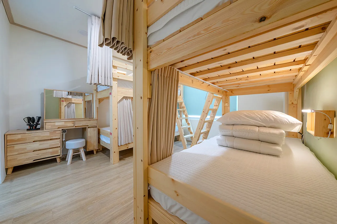 Jeju Visitor Guesthouse — rooms and atmosphere