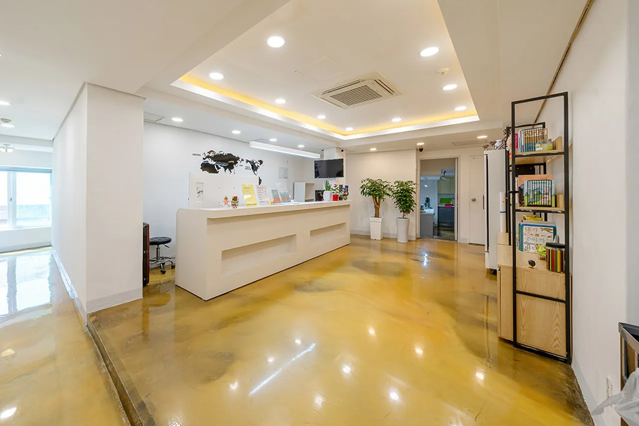 Jeju Visitor Guesthouse — rooms and atmosphere