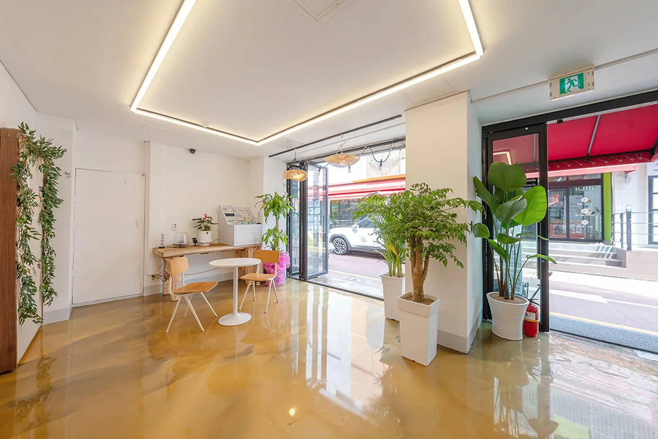 Jeju Visitor Guesthouse — rooms and atmosphere