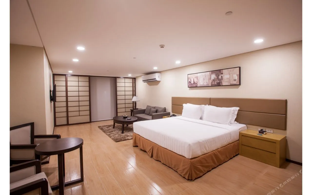 Jinjiang Inn Makati — rooms and atmosphere