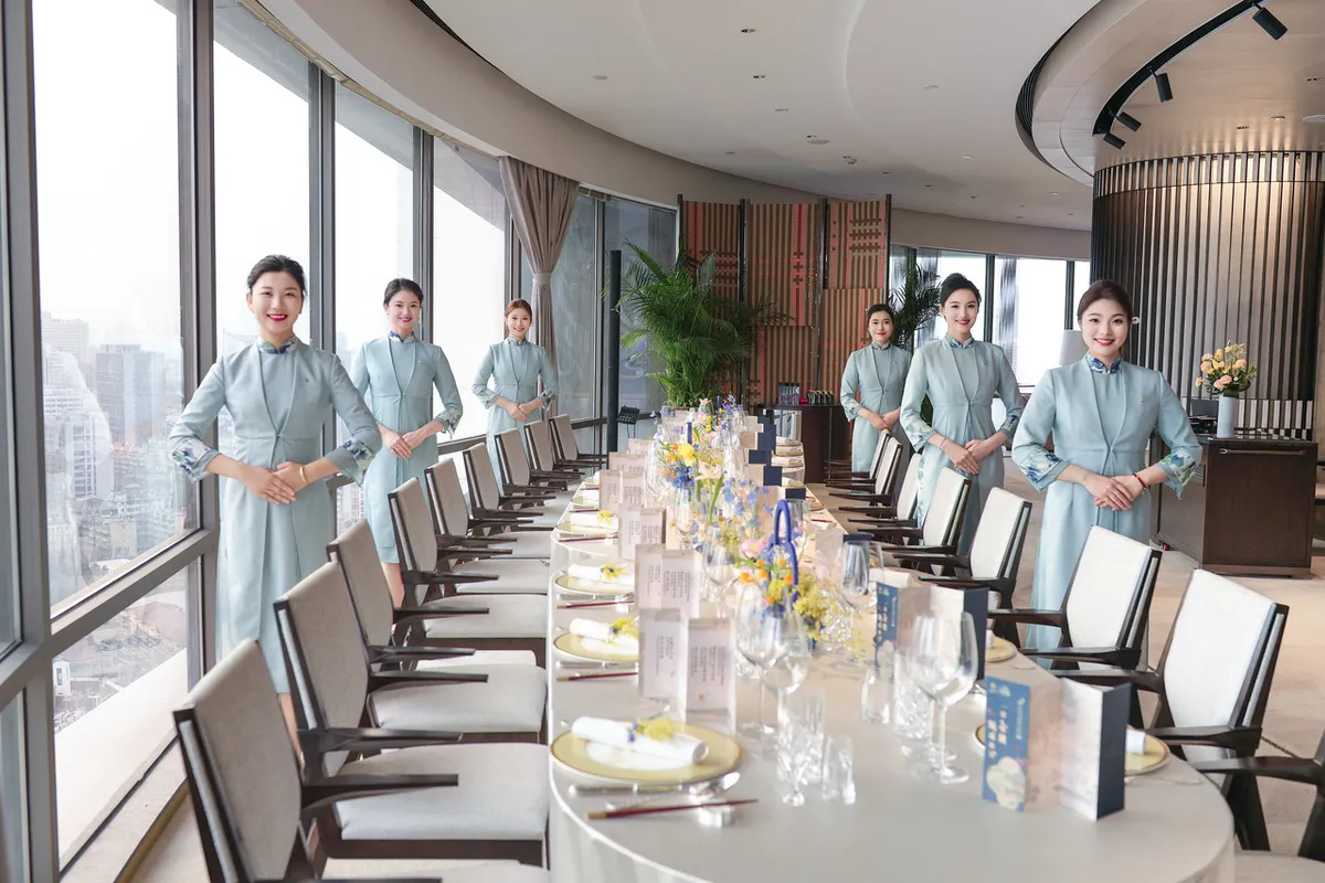 Jinling Hotel Nanjing — rooms and atmosphere