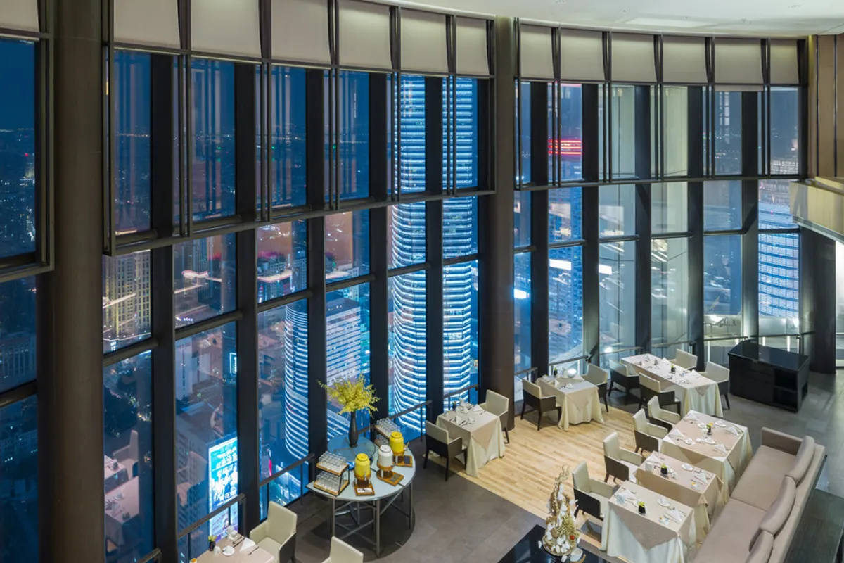 Jinling Hotel Nanjing — rooms and atmosphere