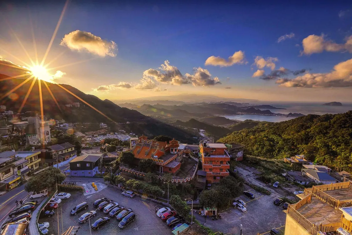 Jiufen Sunshine B&B — rooms and atmosphere