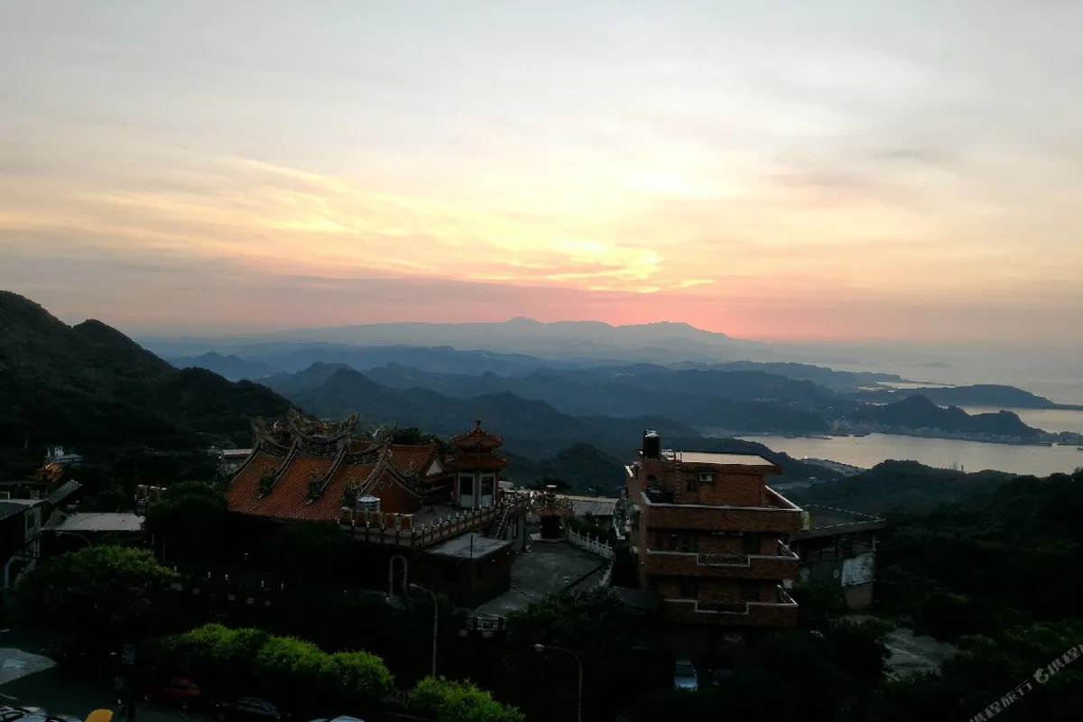Jiufen Sunshine B&B — rooms and atmosphere