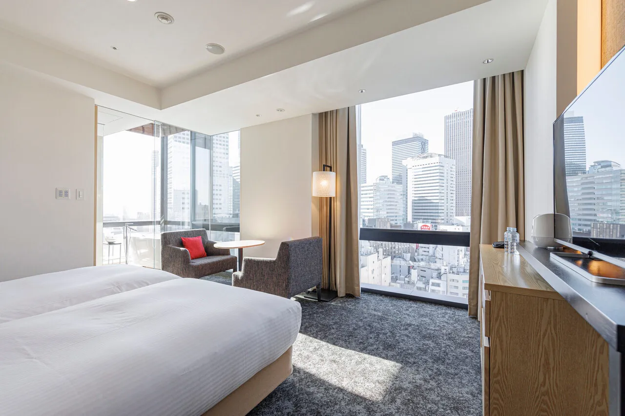 JR Kyushu Hotel Blossom Shinjuku — rooms and atmosphere