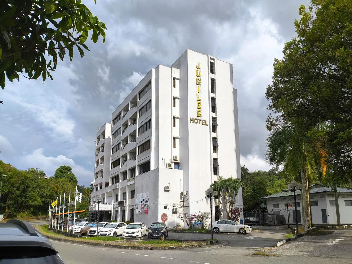 Jubilee Hotel — rooms and atmosphere