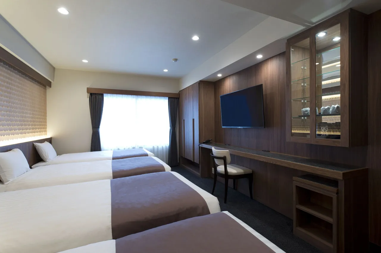 Kadoya Hotel — rooms and atmosphere