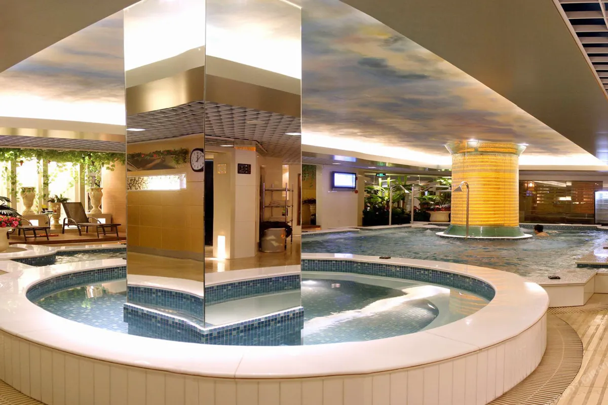 Kaili Hotel (Guomao) — rooms and atmosphere