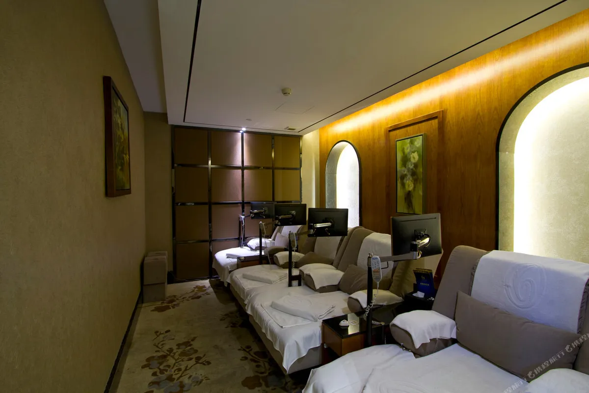 Kaili Hotel (Guomao) — rooms and atmosphere