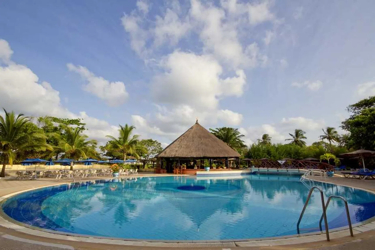 The Kairaba Beach Hotel — ภาพห้องพักและบรรยากาศ