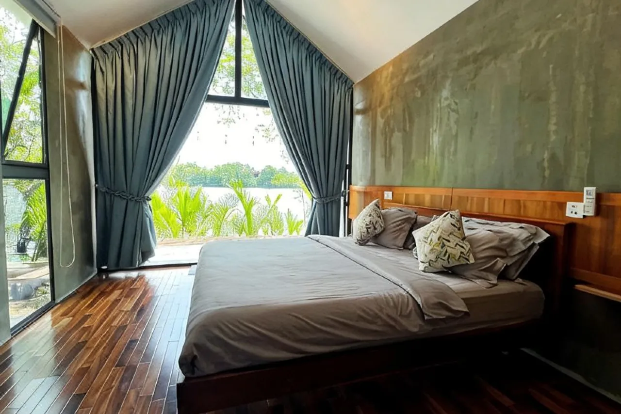 Kampot Riverfront Boutique By BEN — โรงแรมในกัมโปต