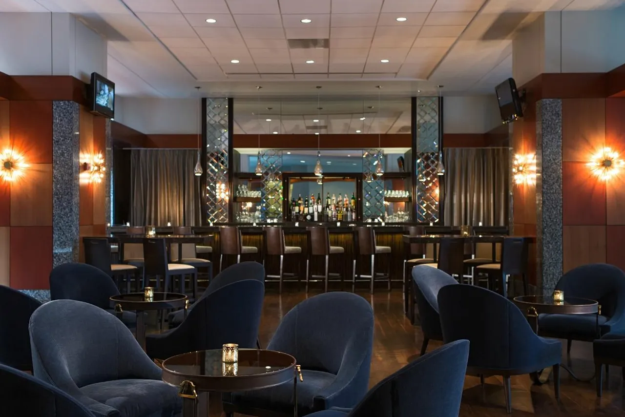 Kansas City Marriott Downtown — ภาพห้องพักและบรรยากาศ