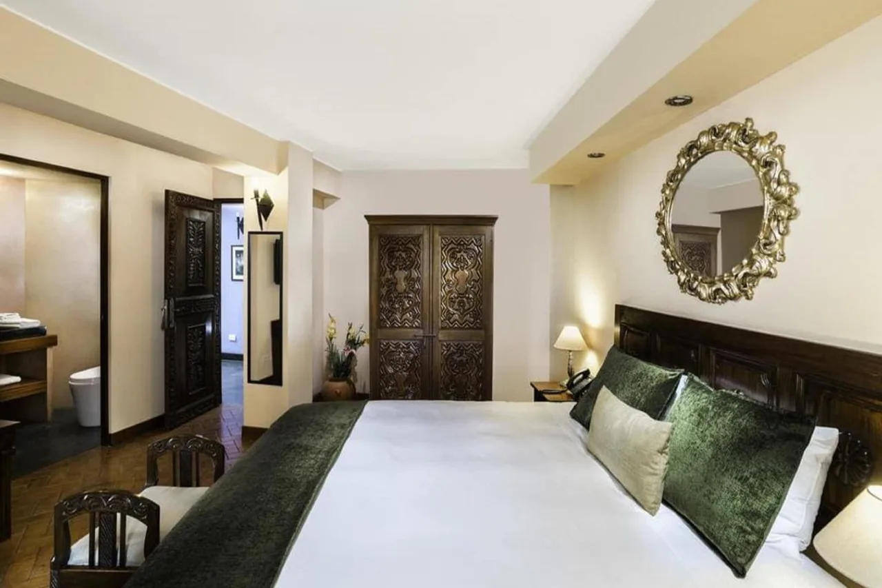 Katari Hotel at Plaza de Armas — ภาพห้องพักและบรรยากาศ