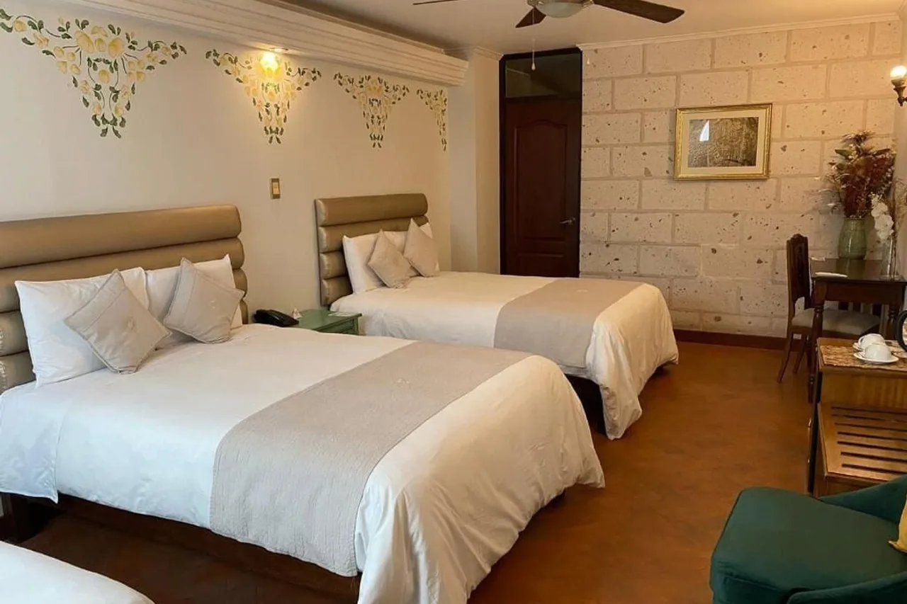 Katari Hotel at Plaza de Armas — ภาพห้องพักและบรรยากาศ