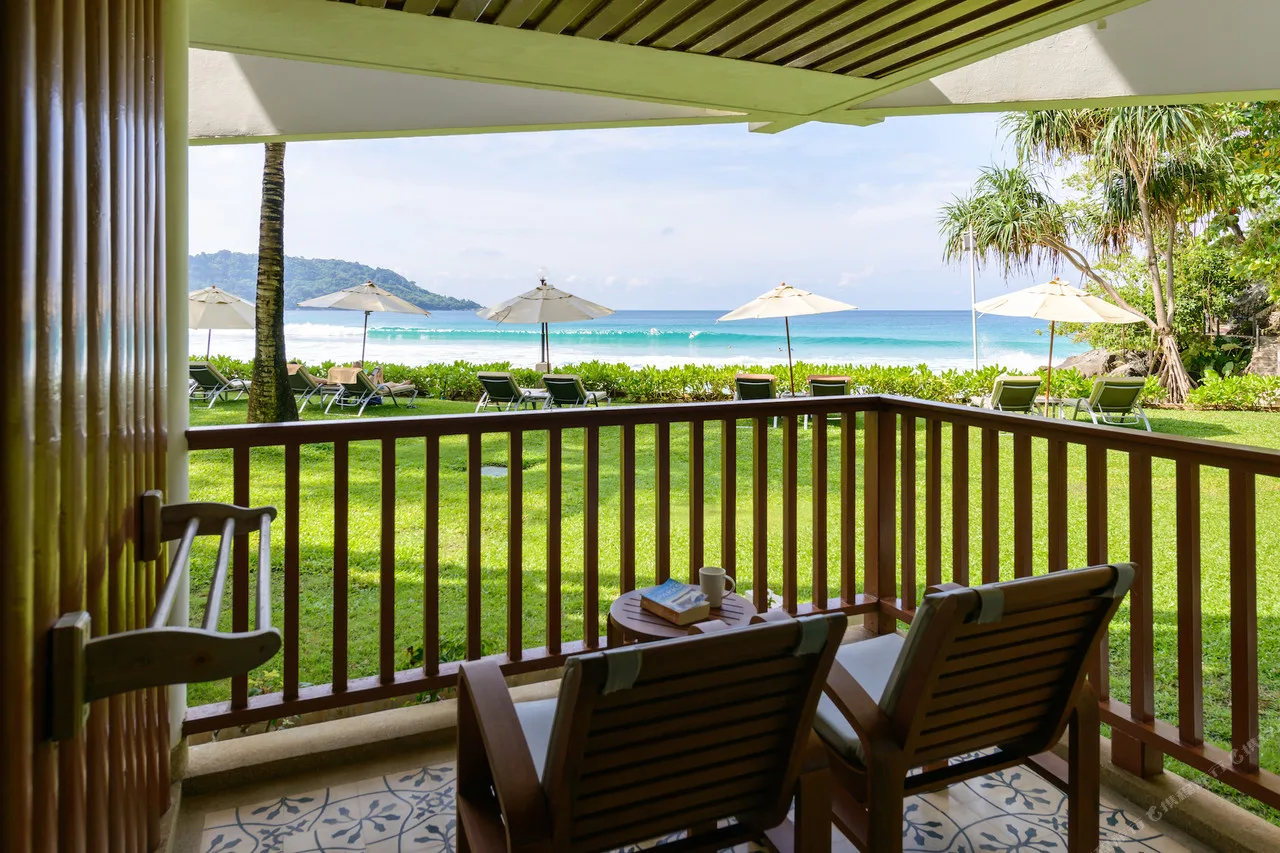Katathani Phuket Beach Resort — rooms and atmosphere
