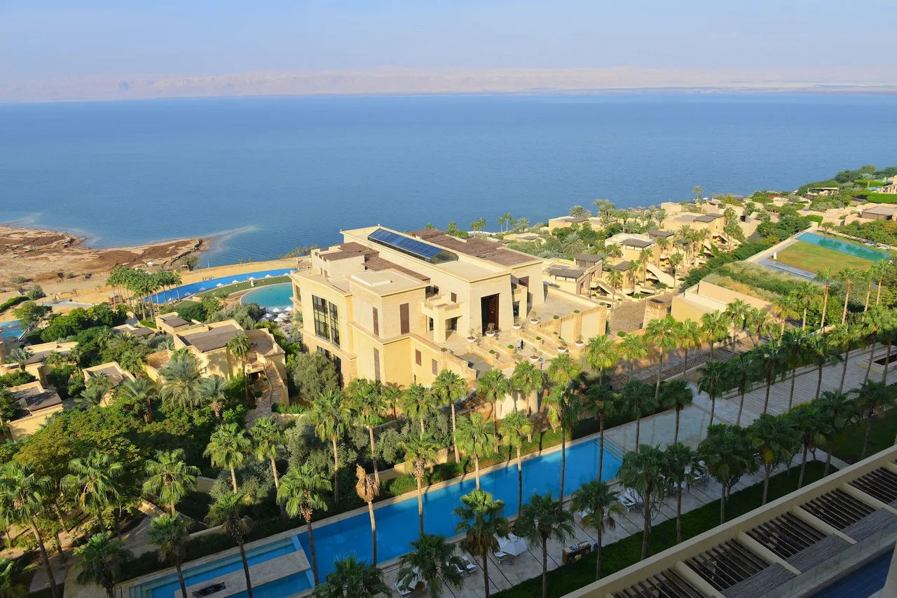 Kempinski Hotel Ishtar Dead Sea — rooms and atmosphere