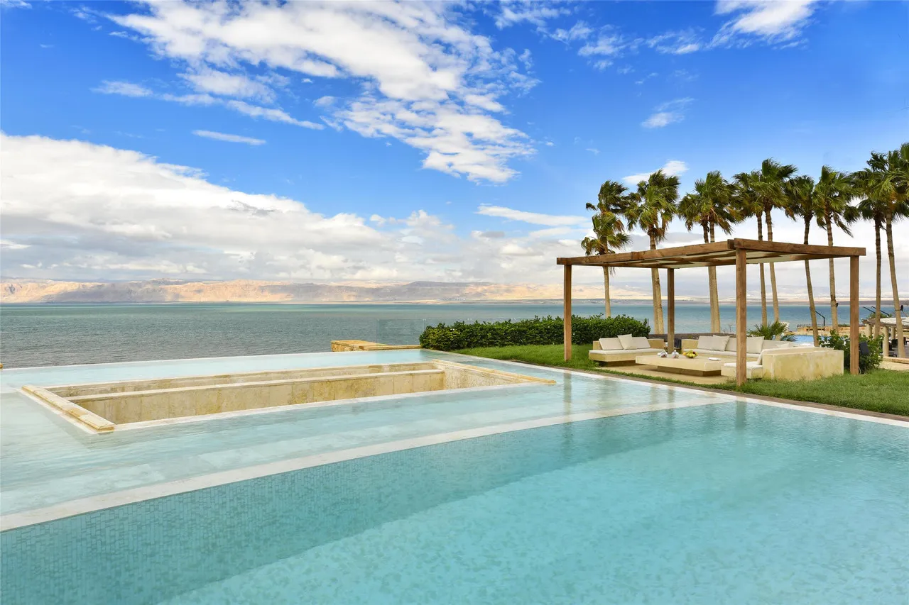 Kempinski Hotel Ishtar Dead Sea — rooms and atmosphere