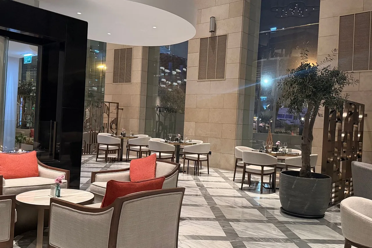 Kempinski Hotel Amman — ภาพห้องพักและบรรยากาศ