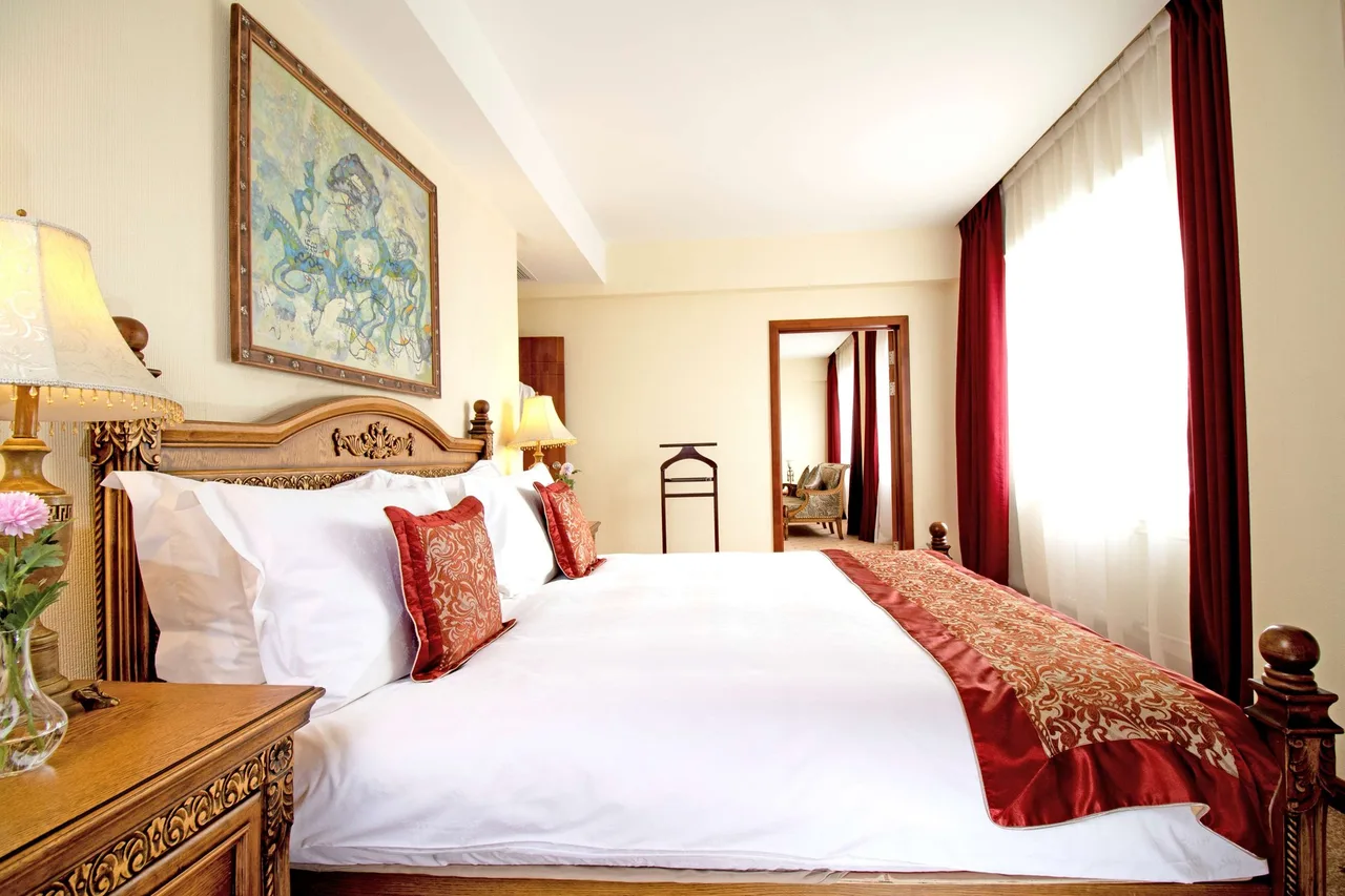 Kempinski Hotel Khan Palace — ภาพห้องพักและบรรยากาศ