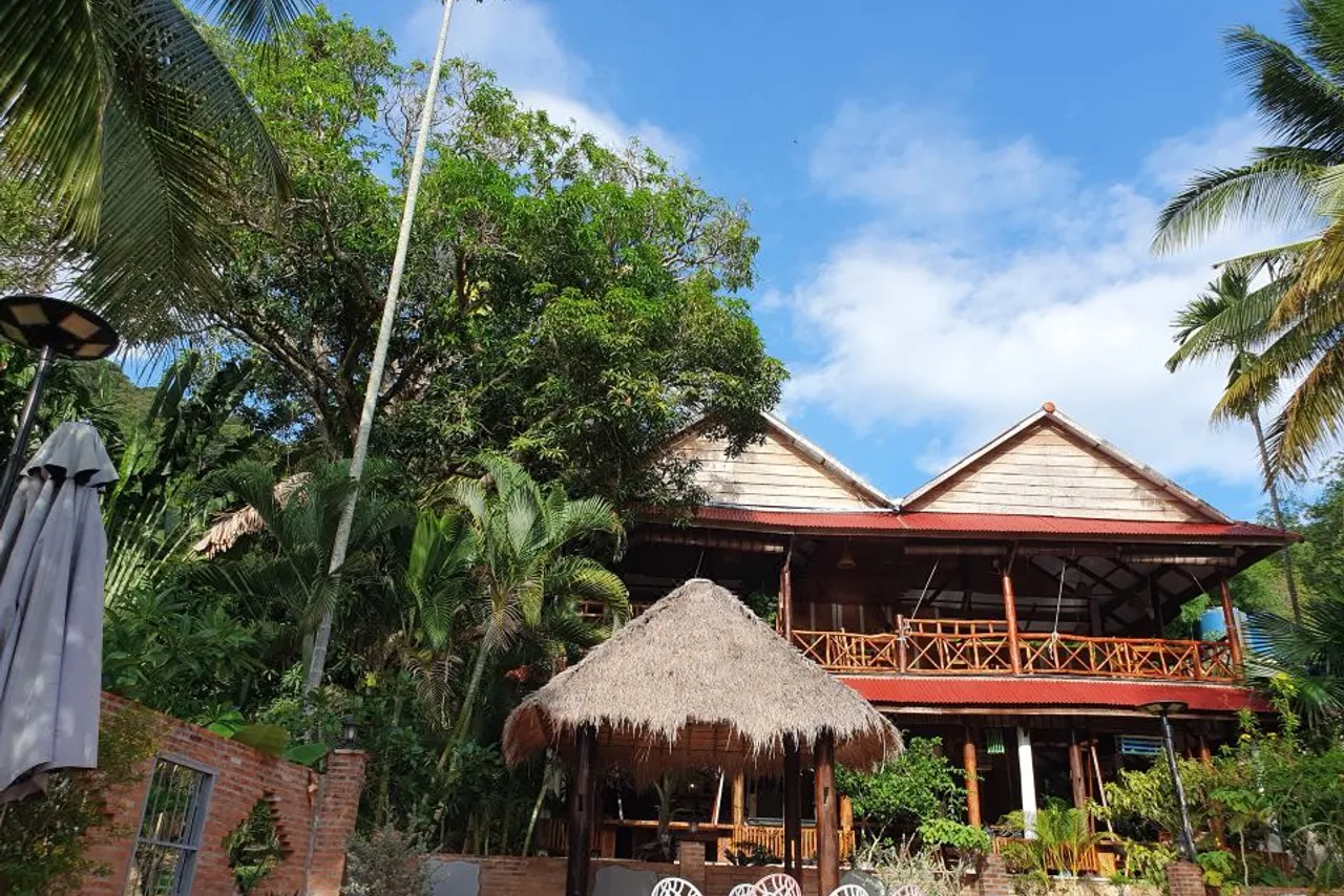 Kep Lodge — โรงแรมในแกบ