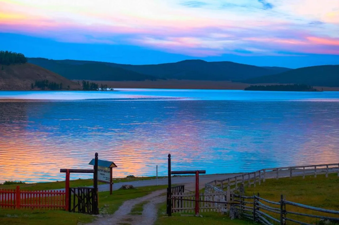 Khuvsgul Dalai Tourist Camp — ภาพห้องพักและบรรยากาศ