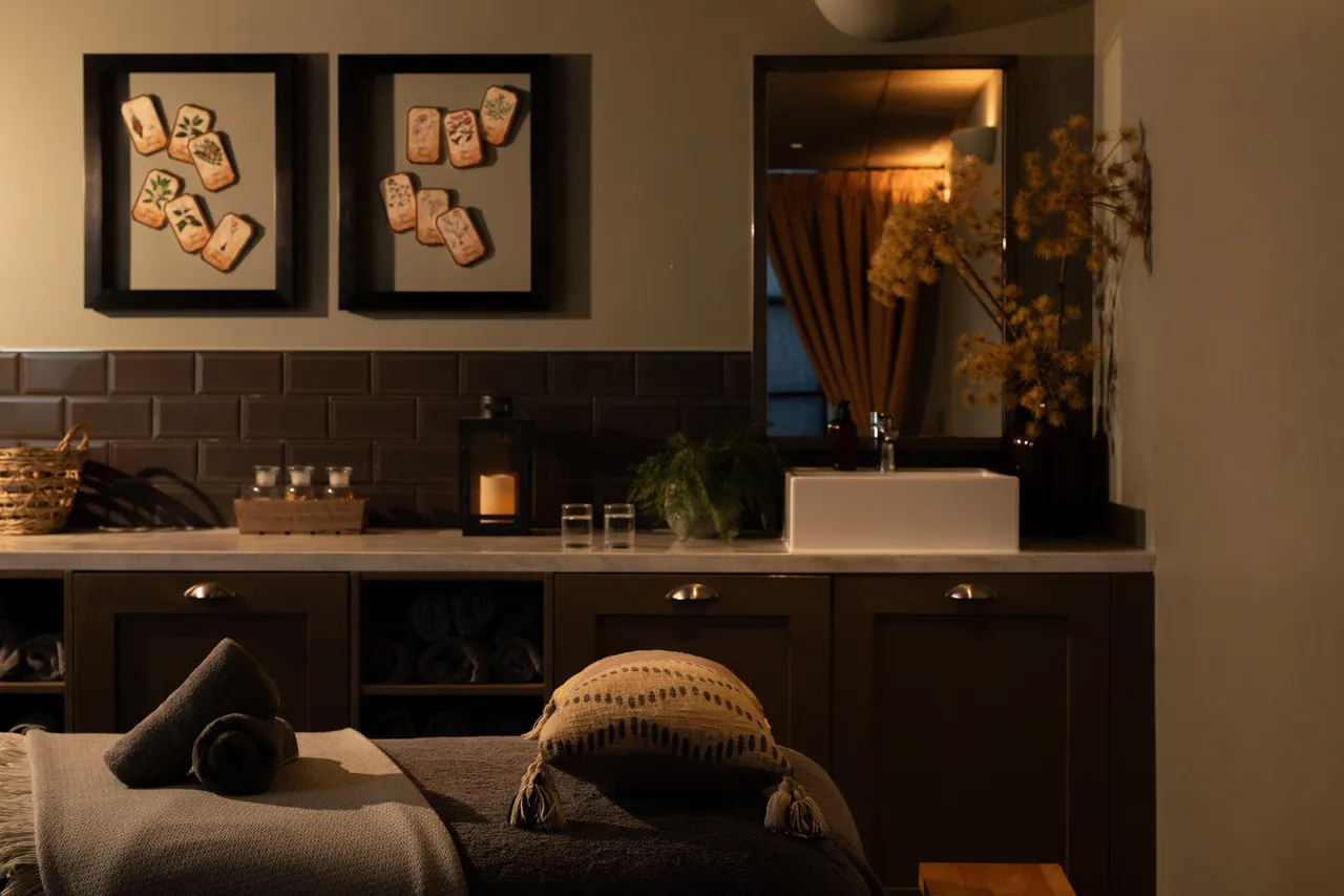 Kimpton Charlotte Square — rooms and atmosphere