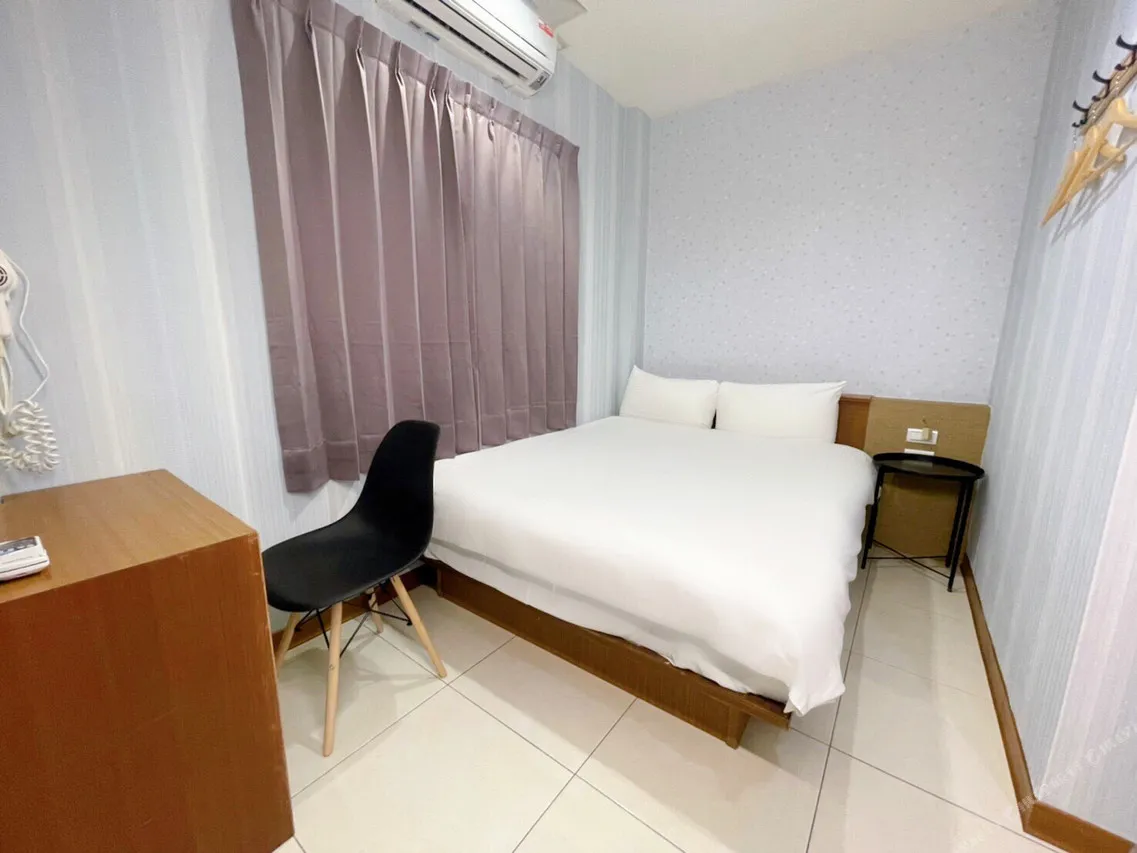 King Lin Hotel — rooms and atmosphere