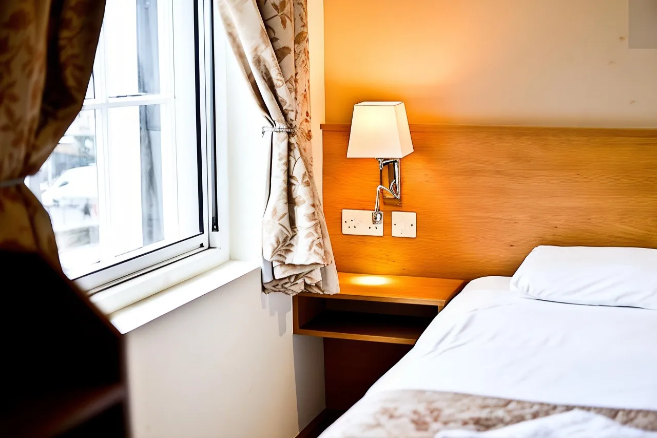 Kings Cross Inn Hotel — rooms and atmosphere