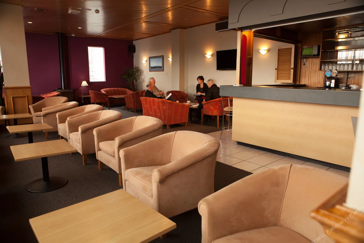 Kingsgate Hotel Dunedin — rooms and atmosphere