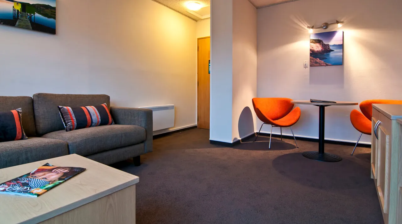 Kingsgate Hotel Dunedin — rooms and atmosphere