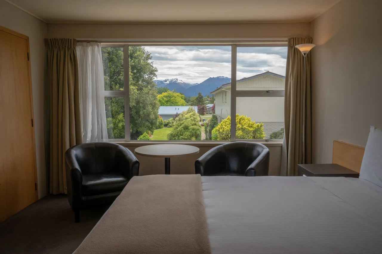Kingsgate Hotel Tauranga — rooms and atmosphere