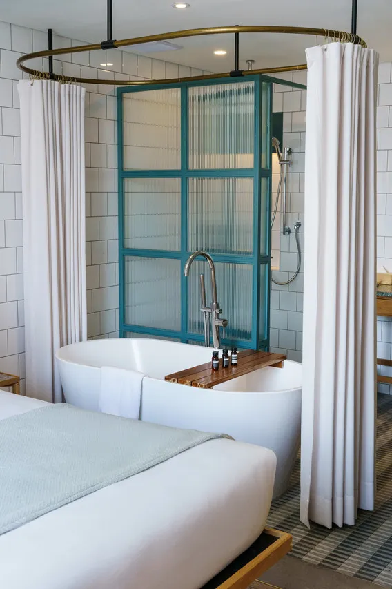 KLoe Hotel — rooms and atmosphere
