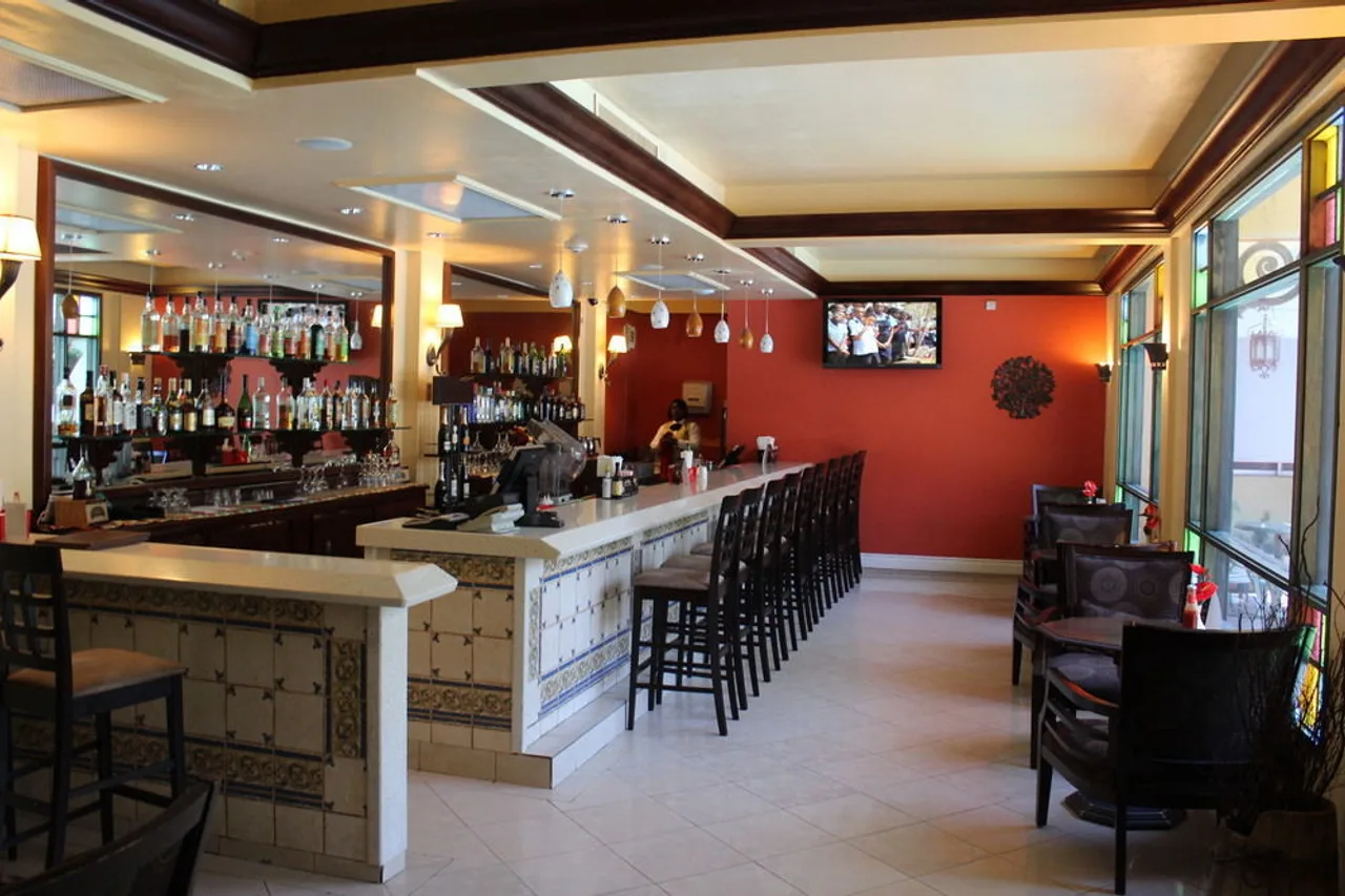 The Knutsford Court Hotel — ภาพห้องพักและบรรยากาศ