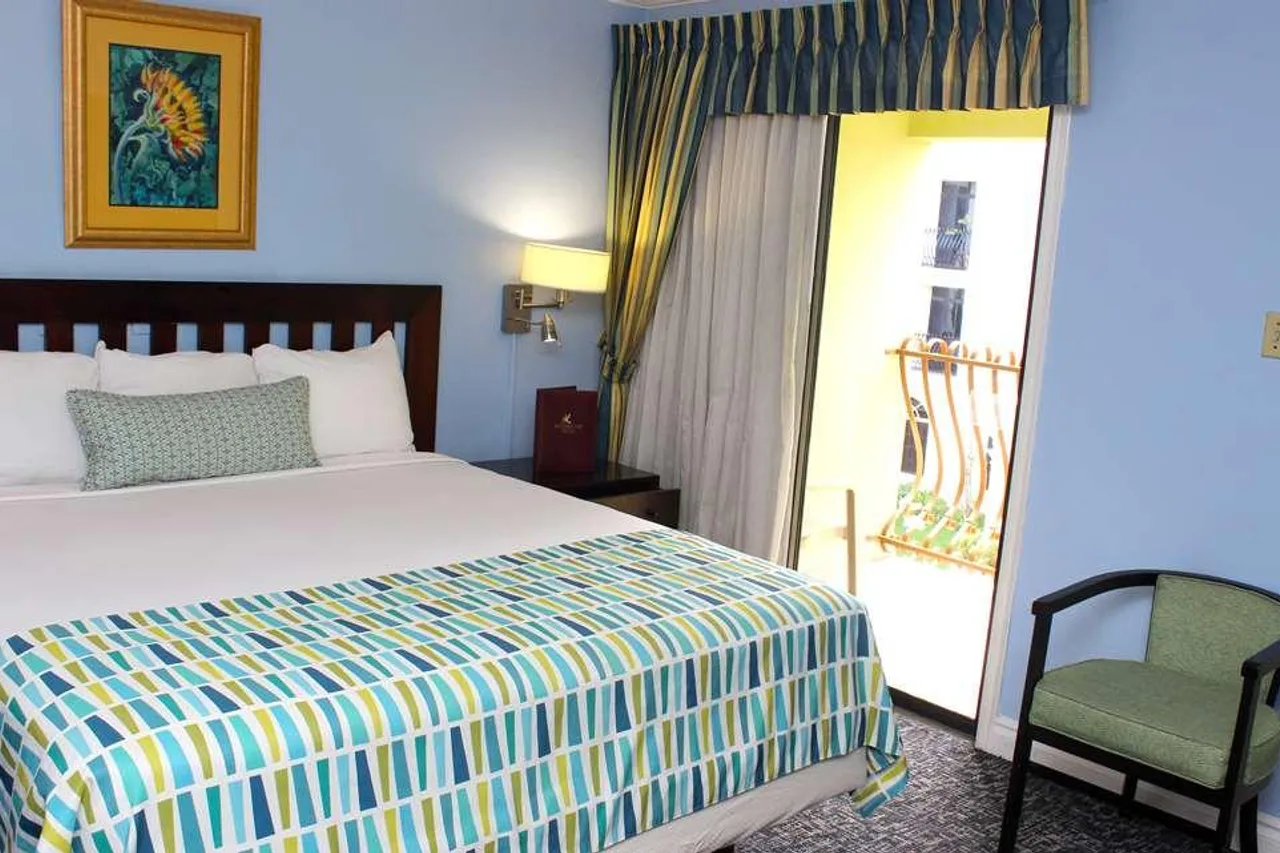 The Knutsford Court Hotel — ภาพห้องพักและบรรยากาศ
