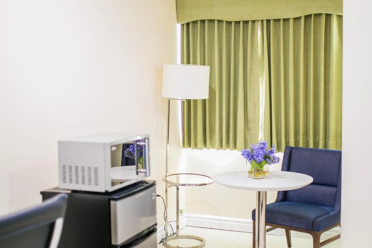 The Knutsford Court Hotel — ภาพห้องพักและบรรยากาศ